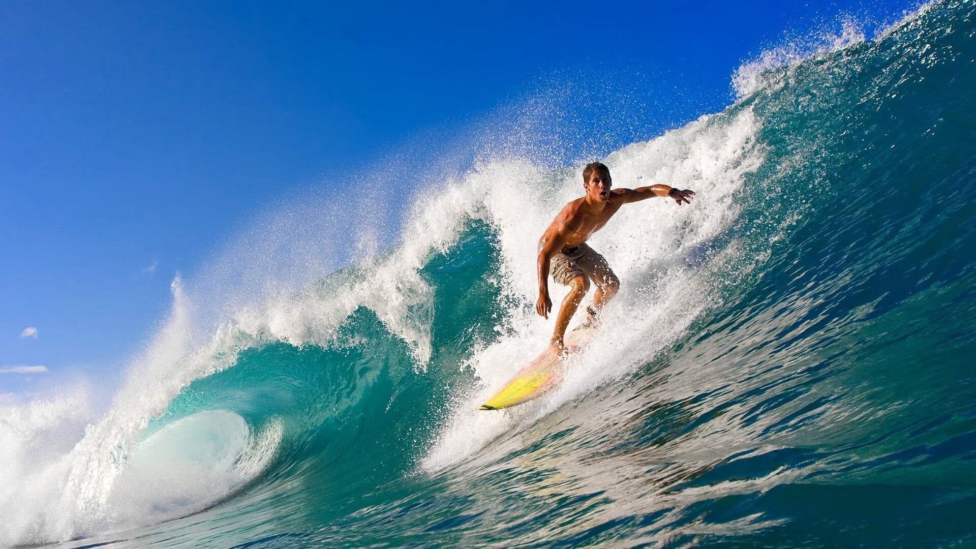 库里赛前热身三分十投十中状态神勇，库里参加三分球大赛